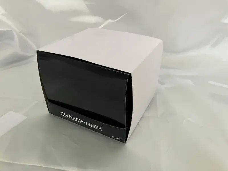 一种防摔型PDQ展示架的组装与使用方法
